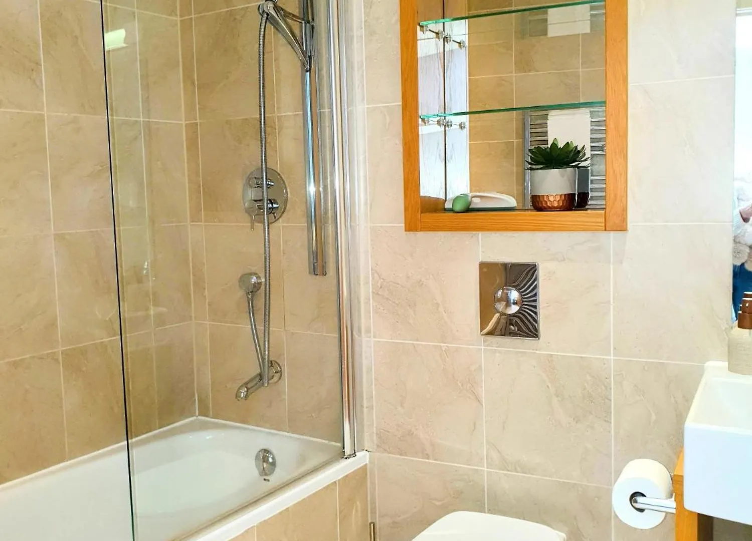 The Penthouse At Regent House Light And Airy Top Floor With Lift Access 1 Bedroom En-Suite Luxury Apartment Ultra Central Location هاروغايت المملكة المتحدة